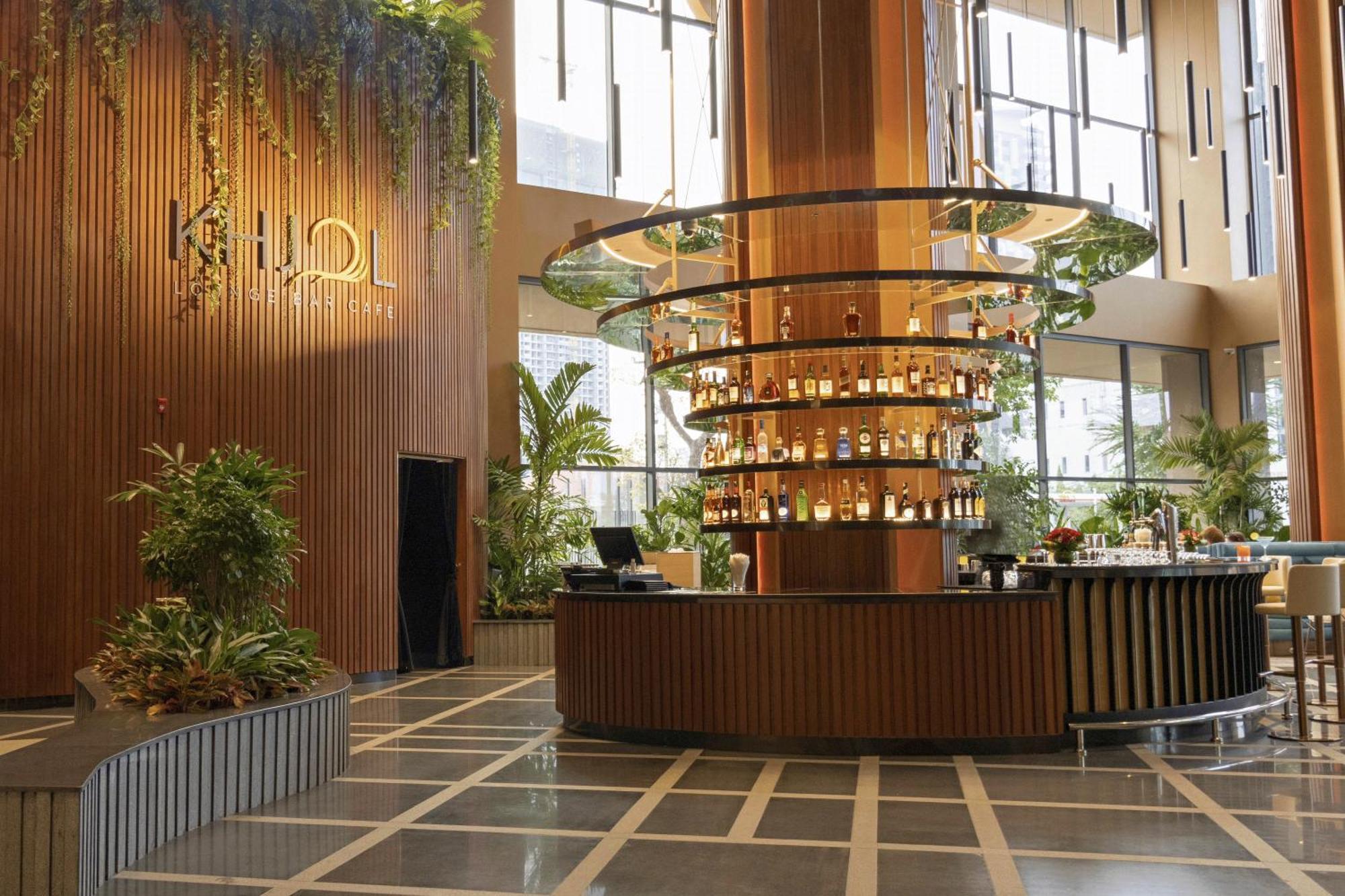 Sun & Moon, Riverside Hotel Phnom Penh Exterior photo
