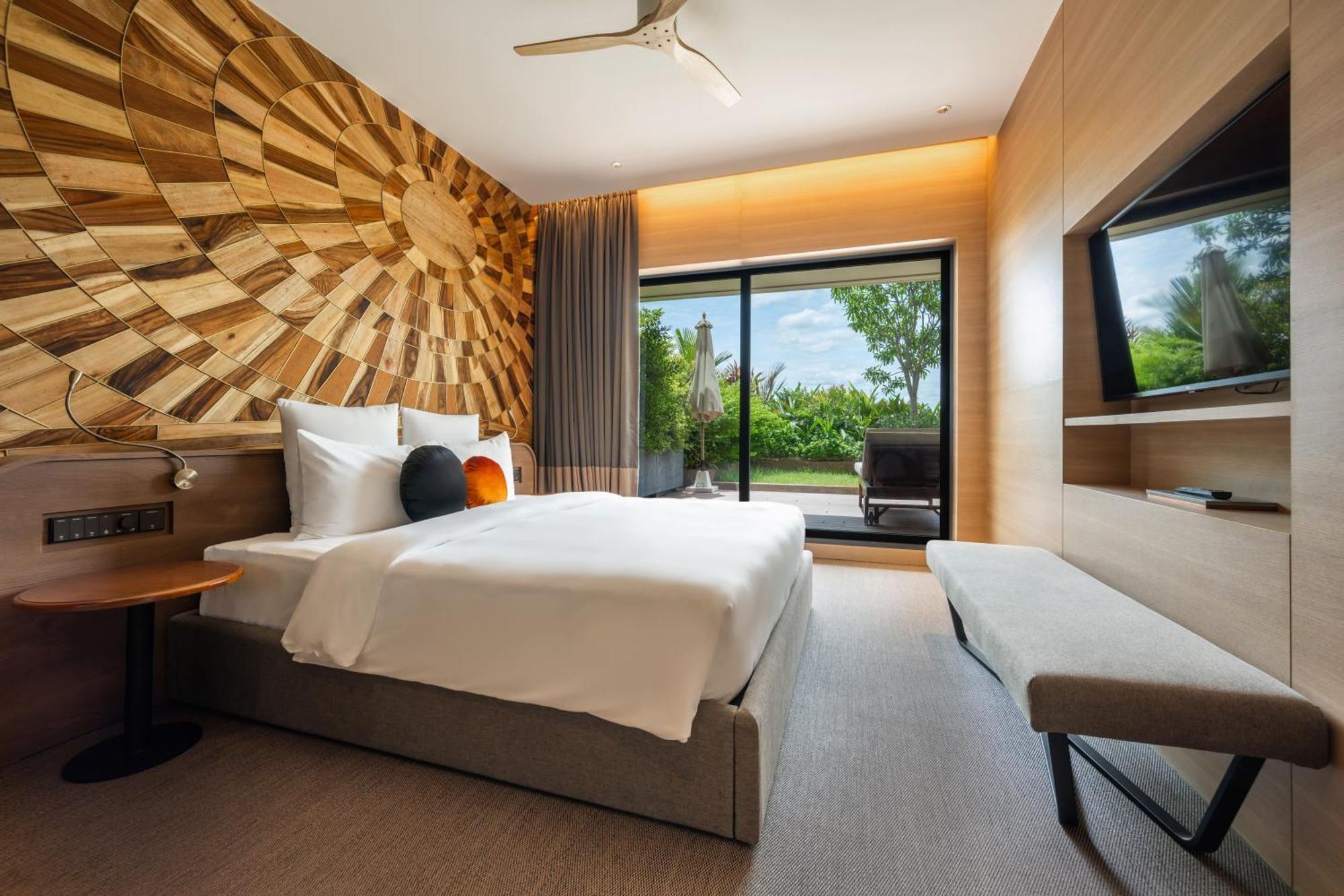 Sun & Moon, Riverside Hotel Phnom Penh Exterior photo